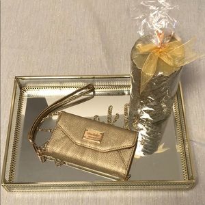 iPhone 6/6s wallet case with wrist strap.